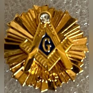 MASONIC PIN gold plated round blue G inscribed CALI 1/2” rhinestone
